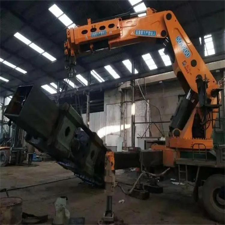 金川130吨折臂吊车出租吊机租赁附近电话