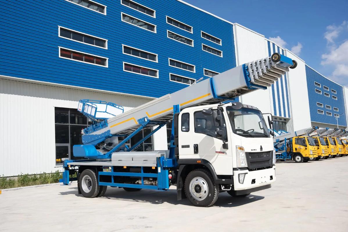 金川出租云梯车高空作业车 建筑垃圾搬运